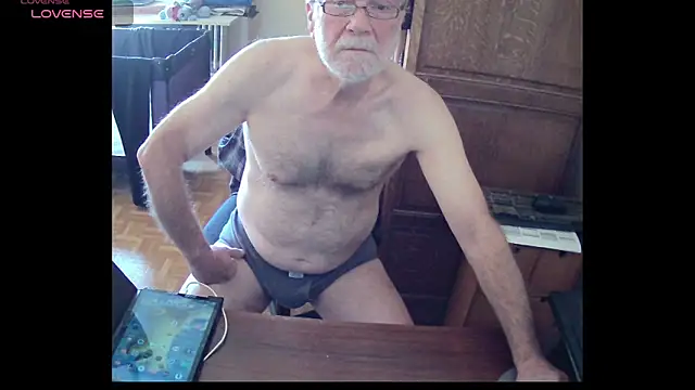 Snapshot of terrybare chatting on 03.15.26 terrybare online show from 03.15.26