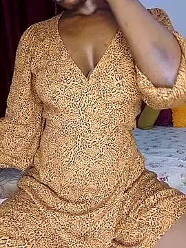 Snapshot of NicRaisaa chatting on 11.10.25 NicRaisaa online show from 11.10.25