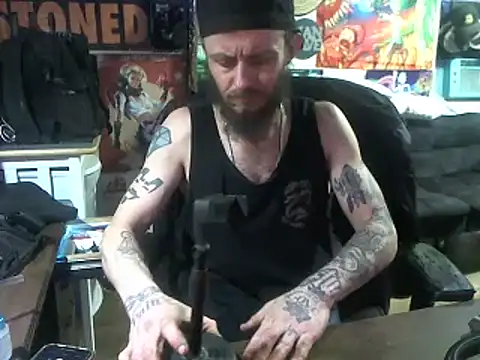 CloudDadddyyy420 online show from 02.13.25