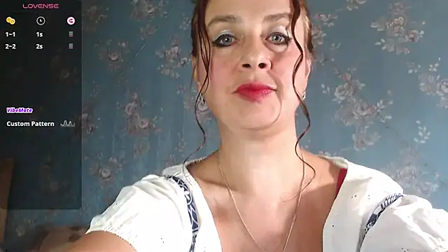 Snapshot of VanezaSmith chatting on 09.20.25 VanezaSmith online show from 09.20.25