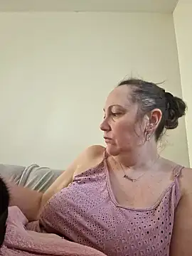 Wisie Cutie online show from 02.22.25