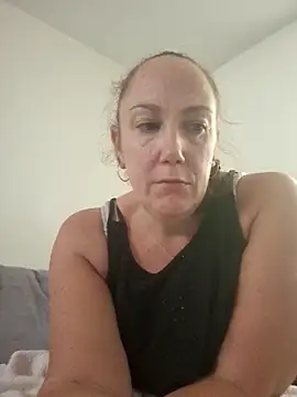 Wisie Cutie online show from 10.14.25