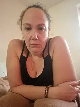 Snapshot of Wisie_Cutie chatting on 12.20.25 Wisie Cutie online show from 12.20.25