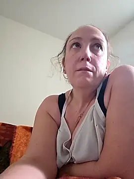 Snapshot of Wisie_Cutie chatting on 02.19.26 Wisie Cutie online show from 02.19.26