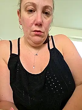 Snapshot of Wisie_Cutie chatting on 03.18.26 Wisie Cutie online show from 03.18.26