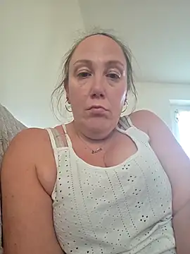 Snapshot of Wisie_Cutie chatting on 03.25.26 Wisie Cutie online show from 03.25.26