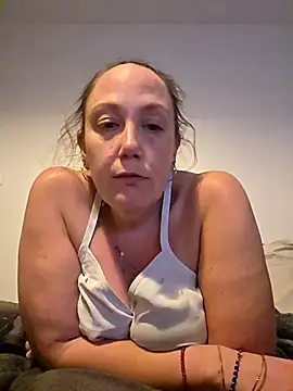 Snapshot of Wisie_Cutie chatting on 03.27.26 Wisie Cutie online show from 03.27.26