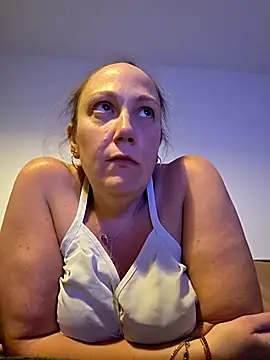 Snapshot of Wisie_Cutie chatting on 03.28.26 Wisie Cutie online show from 03.28.26