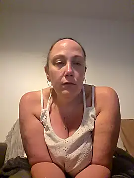 Snapshot of Wisie_Cutie chatting on 04.02.26 Wisie Cutie online show from 04.02.26