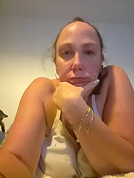 Snapshot of Wisie_Cutie chatting on 04.09.26 Wisie Cutie online show from 04.09.26