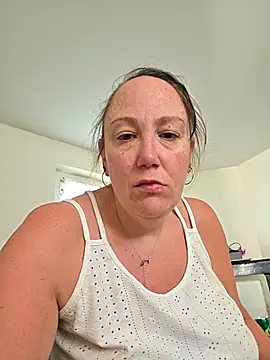 Snapshot of Wisie_Cutie chatting on 04.14.26 Wisie Cutie online show from 04.14.26