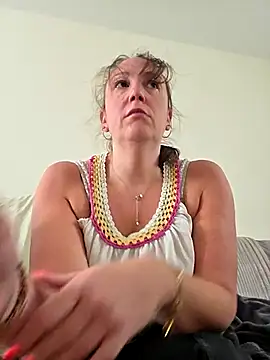 Snapshot of Wisie_Cutie chatting on 04.15.26 Wisie Cutie online show from 04.15.26