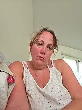 Snapshot of Wisie_Cutie chatting on 04.16.26 Wisie Cutie online show from 04.16.26