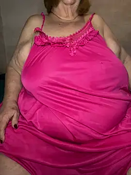 Snapshot of mariannecox chatting on 12.28.24 mariannecox online show from 12.28.24