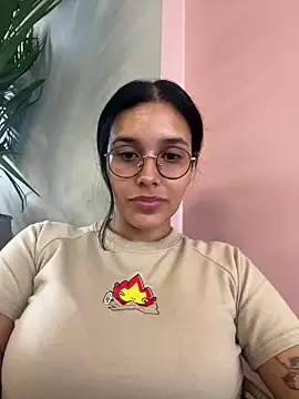 Snapshot of Annya-sweet chatting on 02.07.25 Annya-sweet online show from 02.07.25