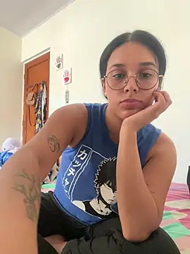 Snapshot of Annya-sweet chatting on 02.18.25 Annya-sweet online show from 02.18.25