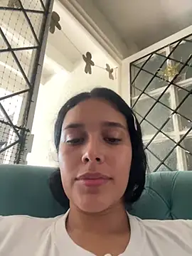 Snapshot of Annya-sweet chatting on 02.19.25 Annya-sweet online show from 02.19.25