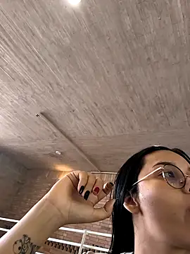 Snapshot of Annya-sweet chatting on 11.04.25 Annya-sweet online show from 11.04.25