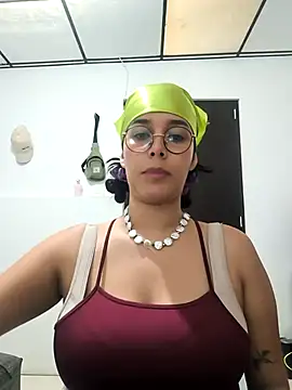 Snapshot of Annya-sweet chatting on 12.03.25 Annya-sweet online show from 12.03.25