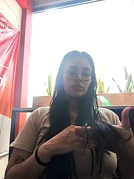 Snapshot of Annya-sweet chatting on 12.04.25 Annya-sweet online show from 12.04.25