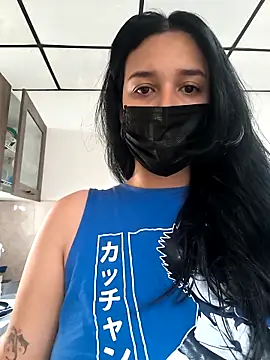 Snapshot of Annya-sweet chatting on 12.18.25 Annya-sweet online show from 12.18.25