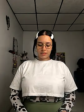 Snapshot of Annya-sweet chatting on 01.17.26 Annya-sweet online show from 01.17.26