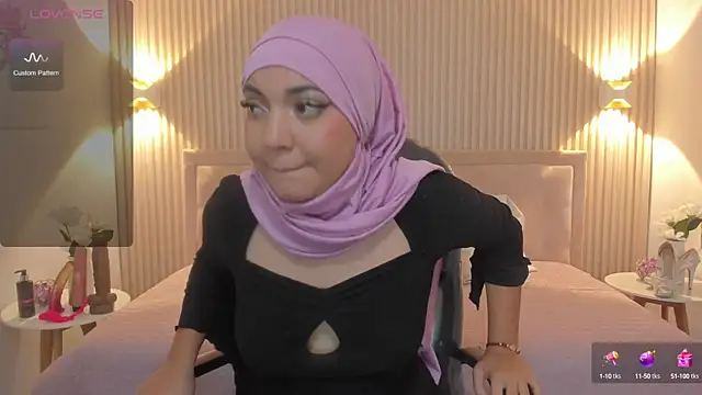 Snapshot of Sooffii_1 chatting on 01.08.25 Sooffii 1 online show from 01.08.25