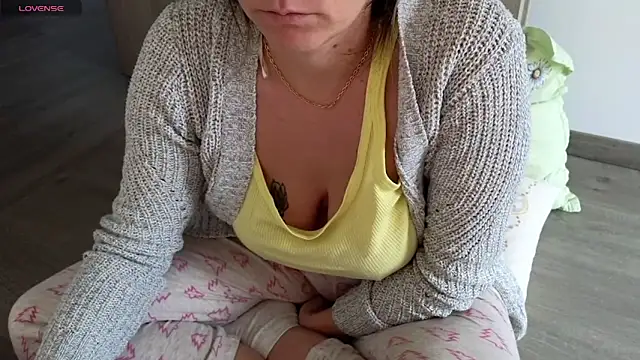 Claraxxxxx online show from 12.16.24