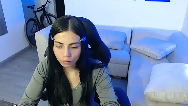 i am nina  online show from 01.14.25