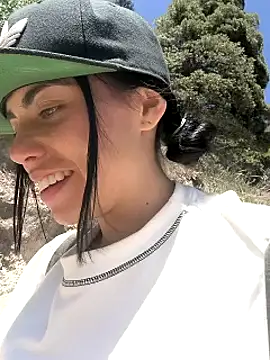 i am nina  online show from 01.14.25