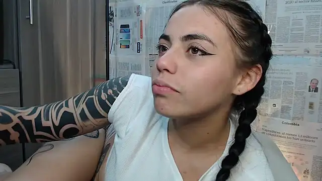 i am nina  online show from 02.22.25