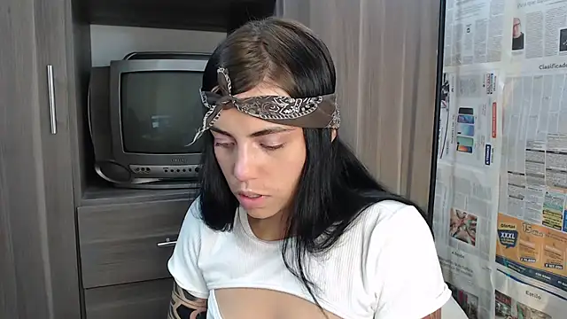 i am nina  online show from 02.26.25