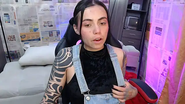 i am nina  online show from 10.13.25