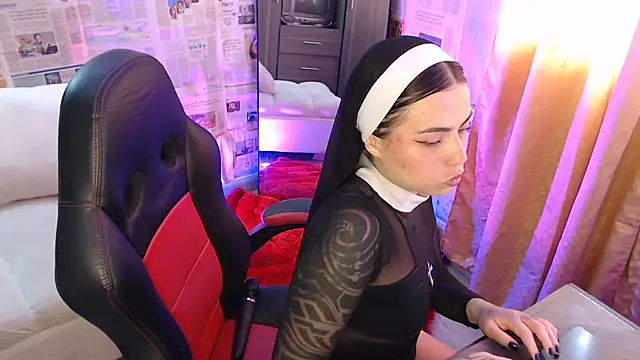 i am nina  online show from 10.21.25