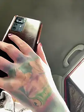 i am nina  online show from 11.28.25