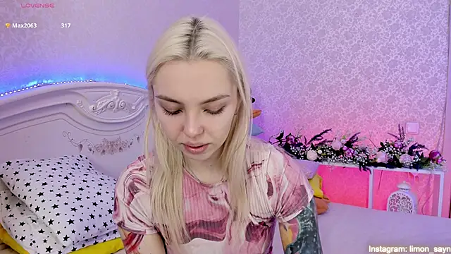 LillyMoure  online show from 03.12.25