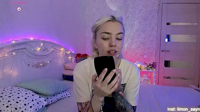 LillyMoure  online show from 09.13.25