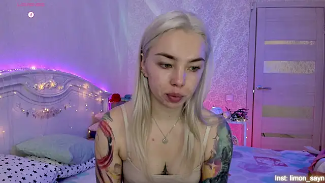 LillyMoure  online show from 10.20.25