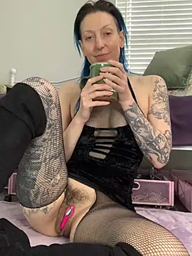 MissCumberdale online show from 11.25.25