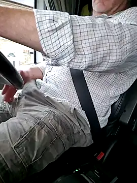 Snapshot of Tobyp677 chatting on 10.17.25 Tobyp677 online show from 10.17.25