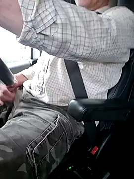 Snapshot of Tobyp677 chatting on 10.18.25 Tobyp677 online show from 10.18.25