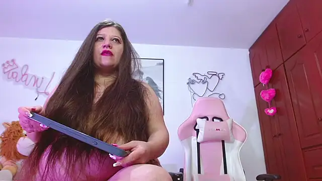 Snapshot of Amelie_Rousell chatting on 12.02.25 Amelie Rousell online show from 12.02.25