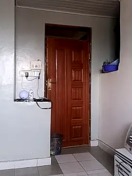 Prettybecs online show from 11.02.25