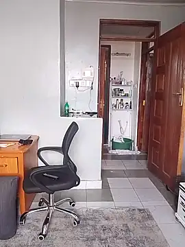 Prettybecs online show from 11.29.25