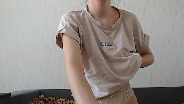 HoneyWiles online show from 03.11.26