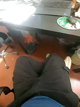 Snapshot of dream_catcher chatting on 10.18.25 dream catcher online show from 10.18.25