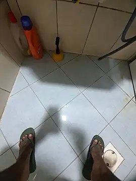 Snapshot of dream_catcher chatting on 10.19.25 dream catcher online show from 10.19.25