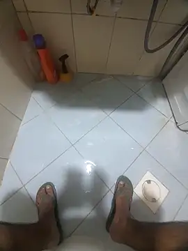 Snapshot of dream_catcher chatting on 10.29.25 dream catcher online show from 10.29.25