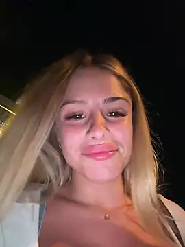 Snapshot of BritneyDimond chatting on 12.29.24 BritneyDimond online show from 12.29.24