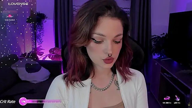 BratzieDarsie online show from 02.08.25